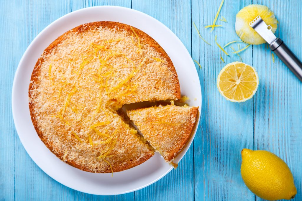 Cake with Lemon and Coconut