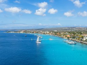 Caribbean, Bonaire, Kralendijk, coast and townscape